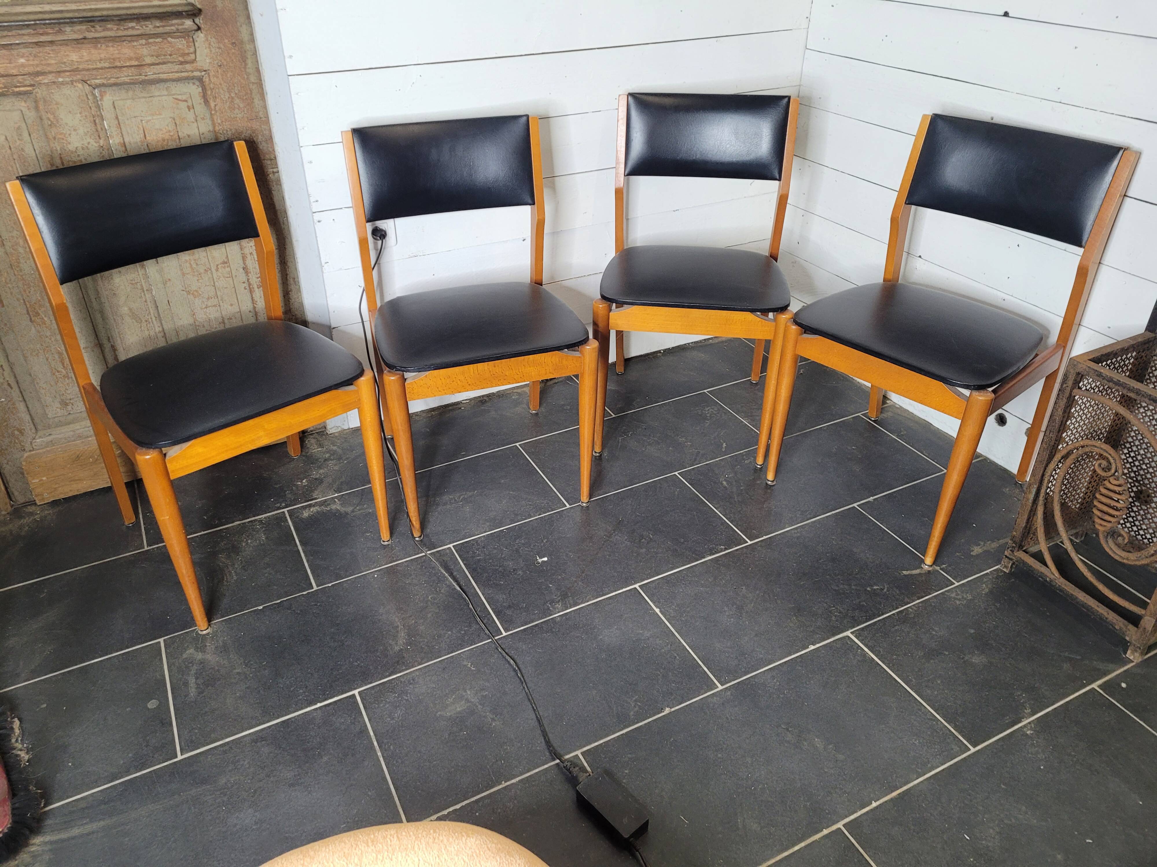 4 chaises scandinave des années 60