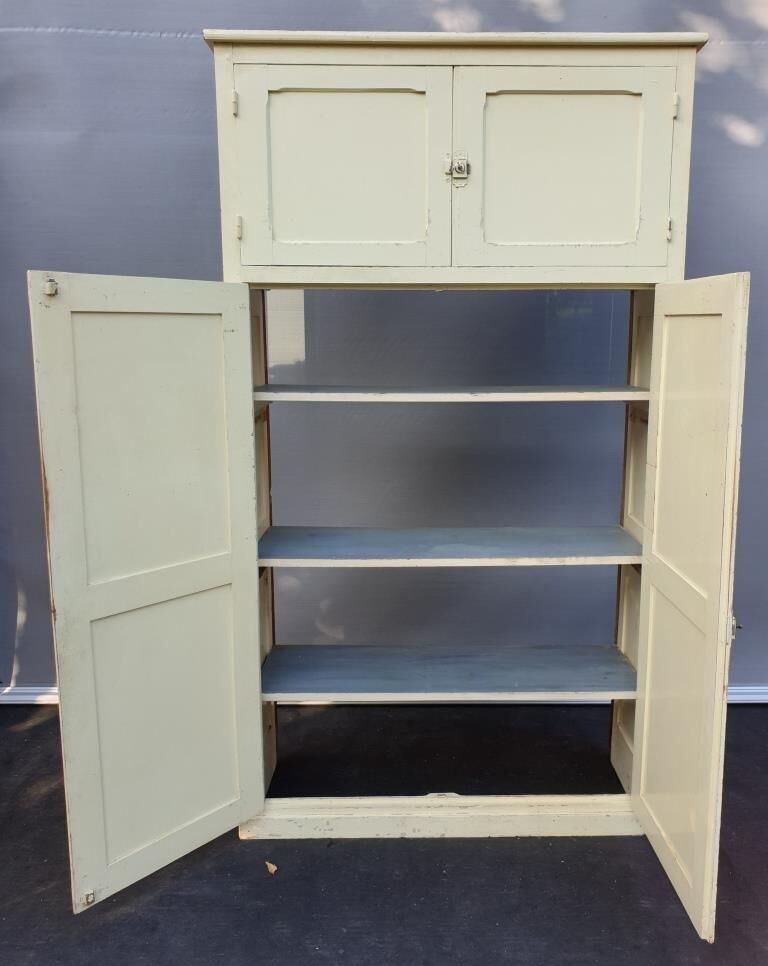 Parisian wall cabinet with locks