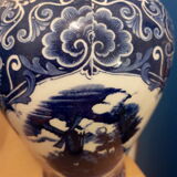Potiche et ses deux vases bleu delfts