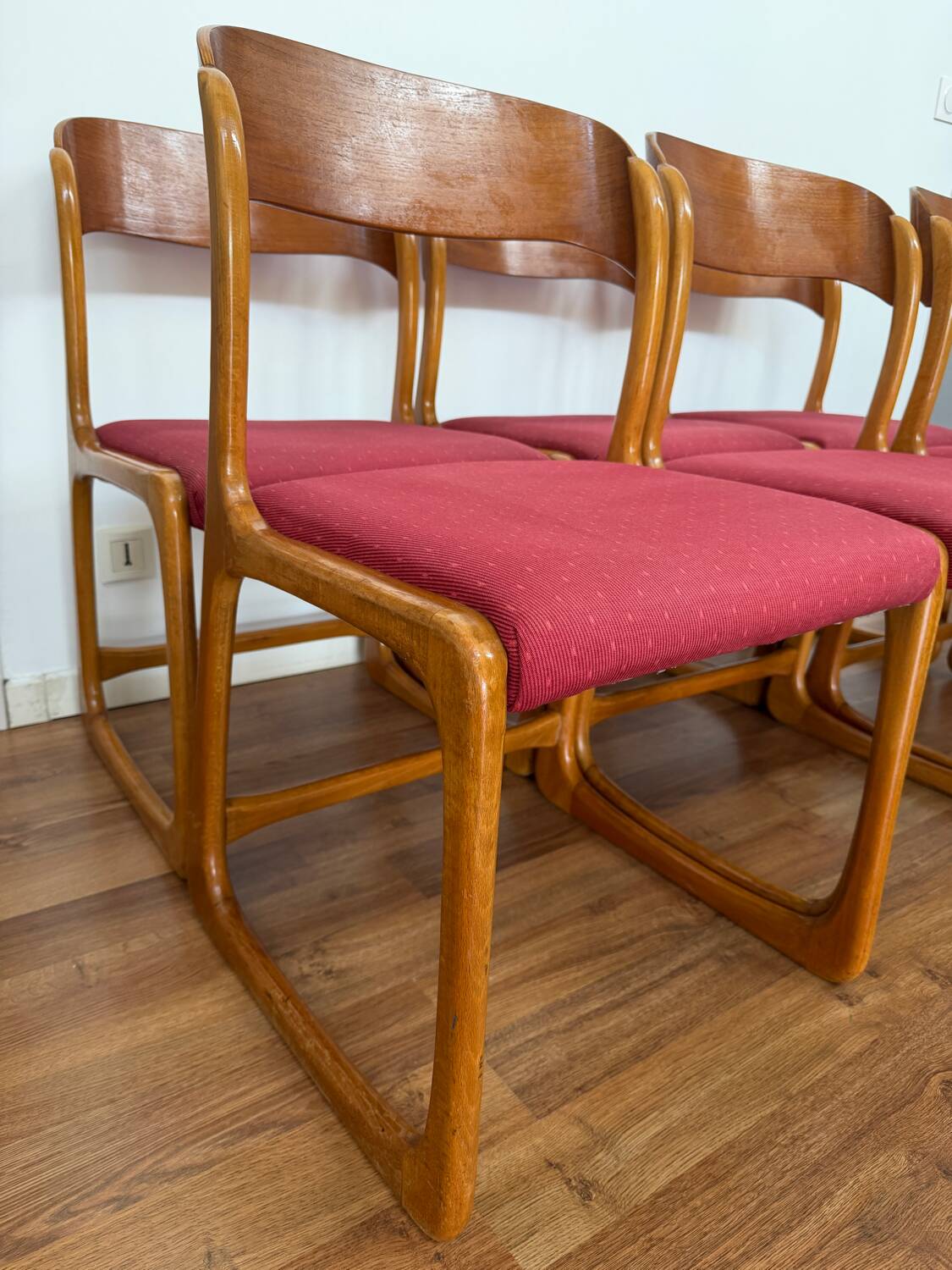 Série de 6 chaises traîneau Baumann vintage