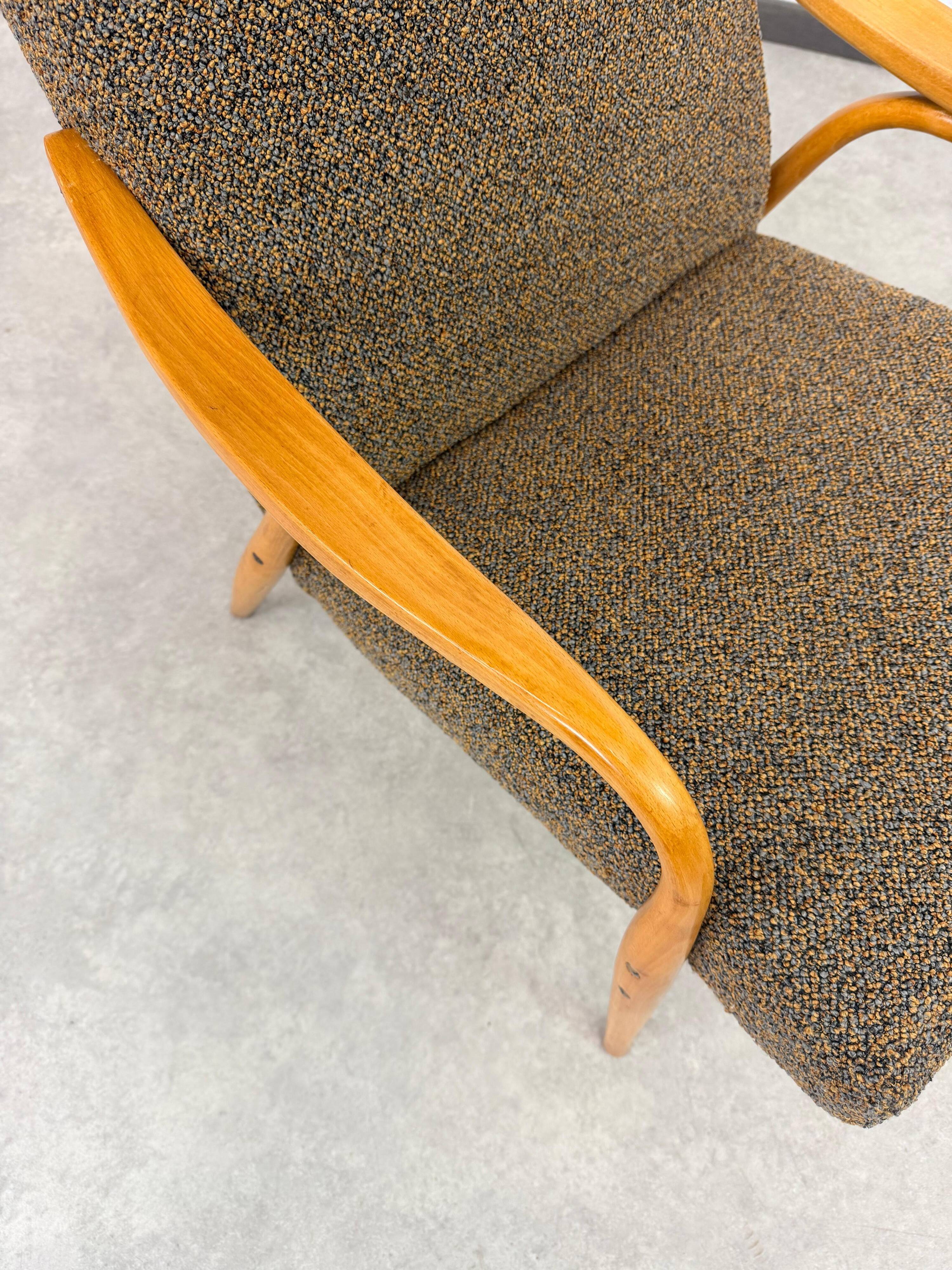 Mid-century modern armchairs Ton 947 by Antonín Šuman