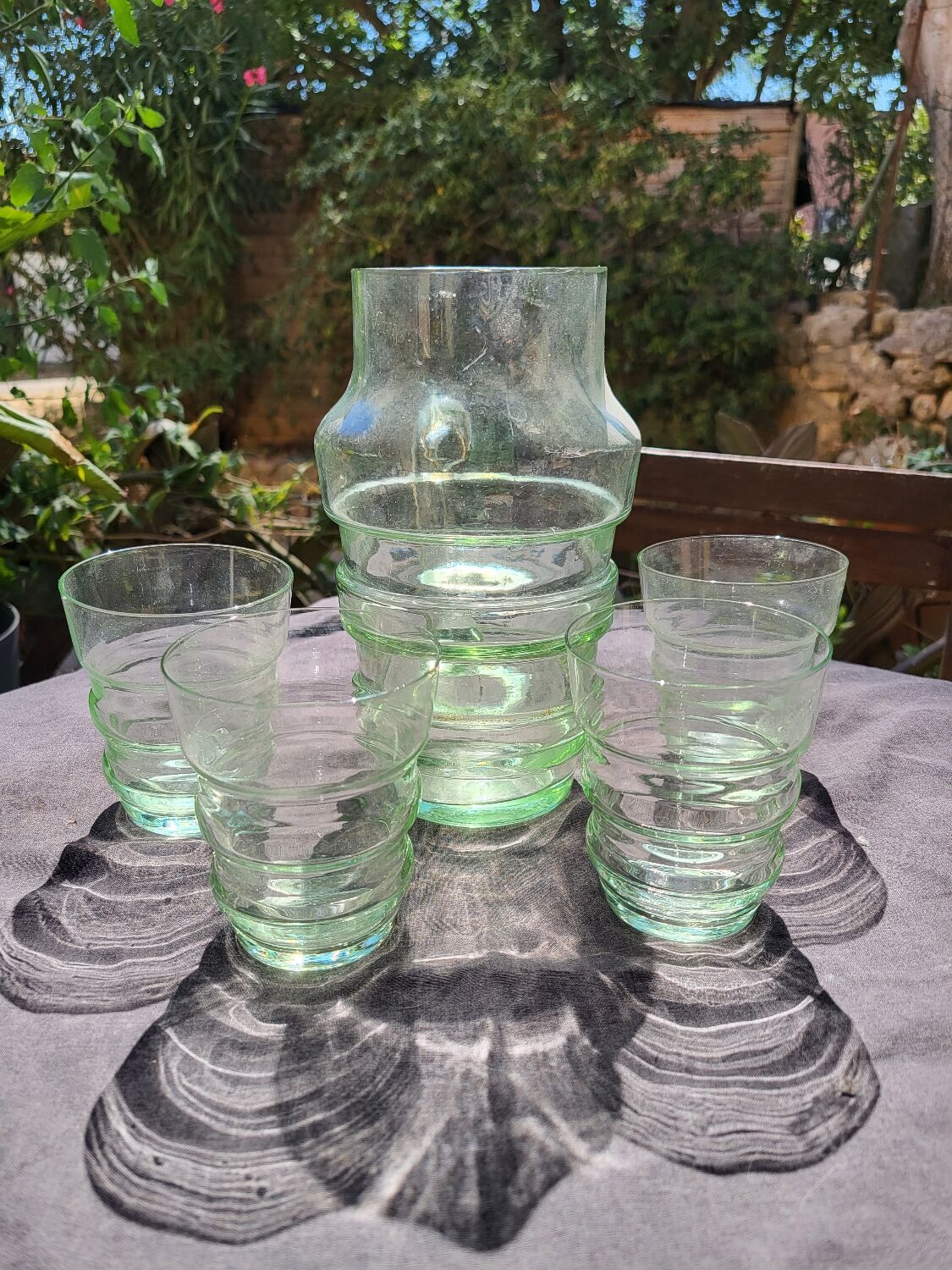 Service at orangeade art deco