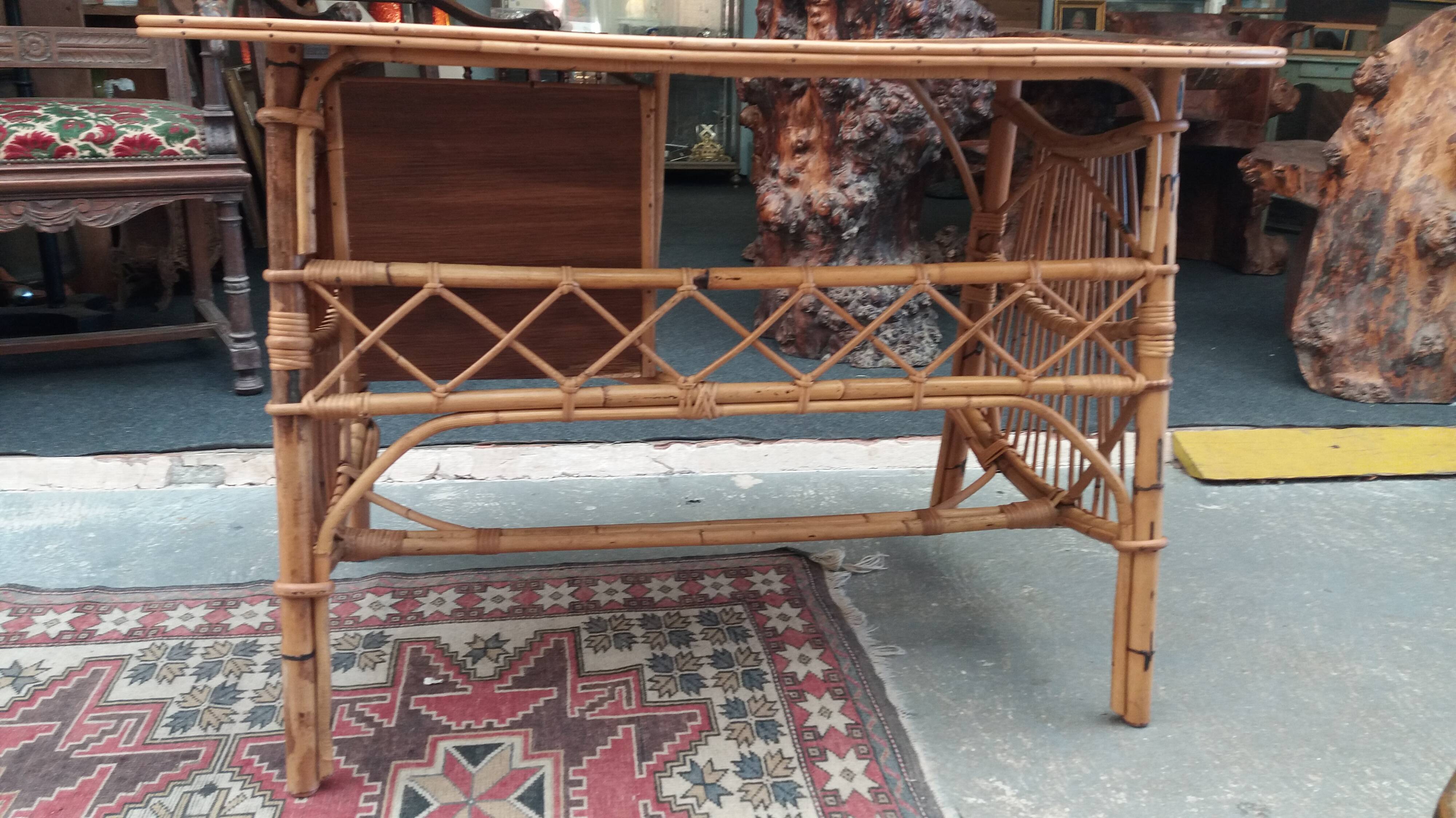 Rattan desk from the 1960s/1970s.