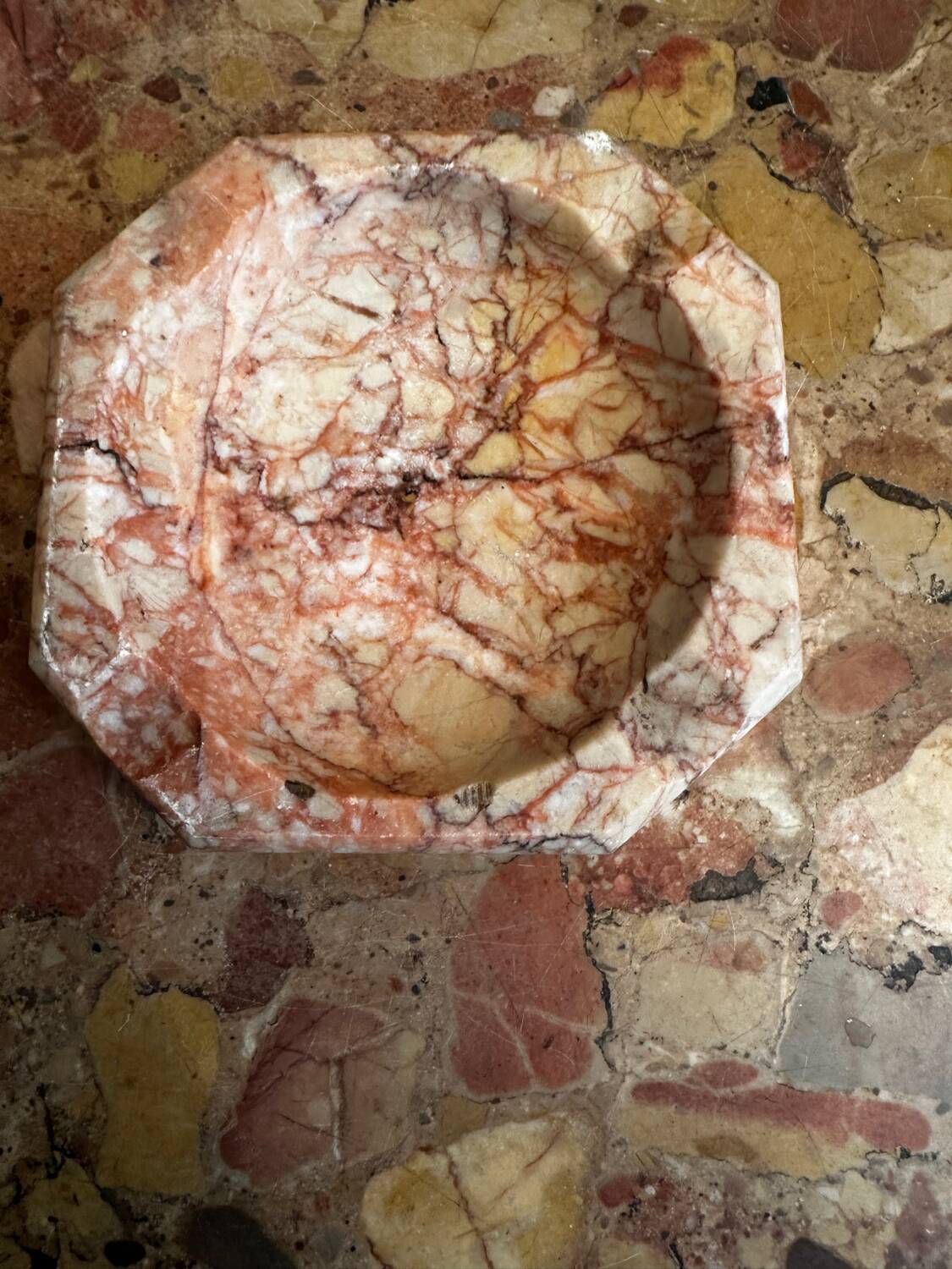 Art Deco ashtray/trinket dish in reddish marble veins