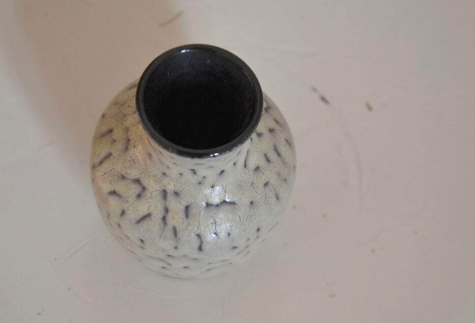 Small cream vase signed Japanese style