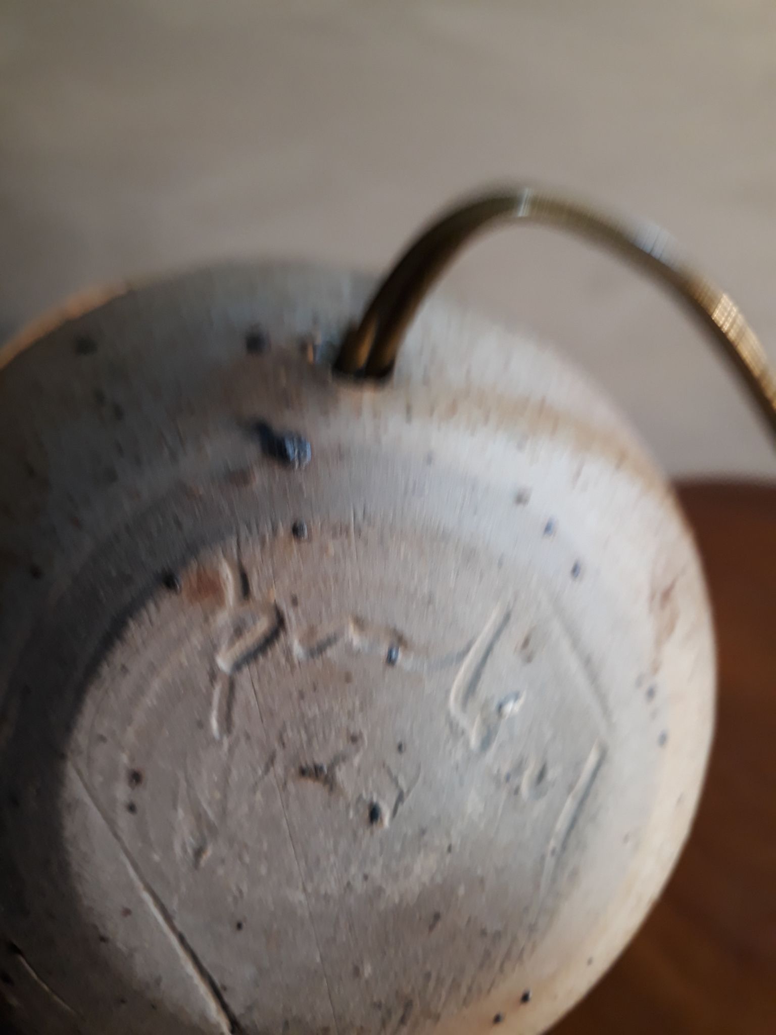 Lampe1970 en grès émaillé signé avec abat jour de fleur sauvage