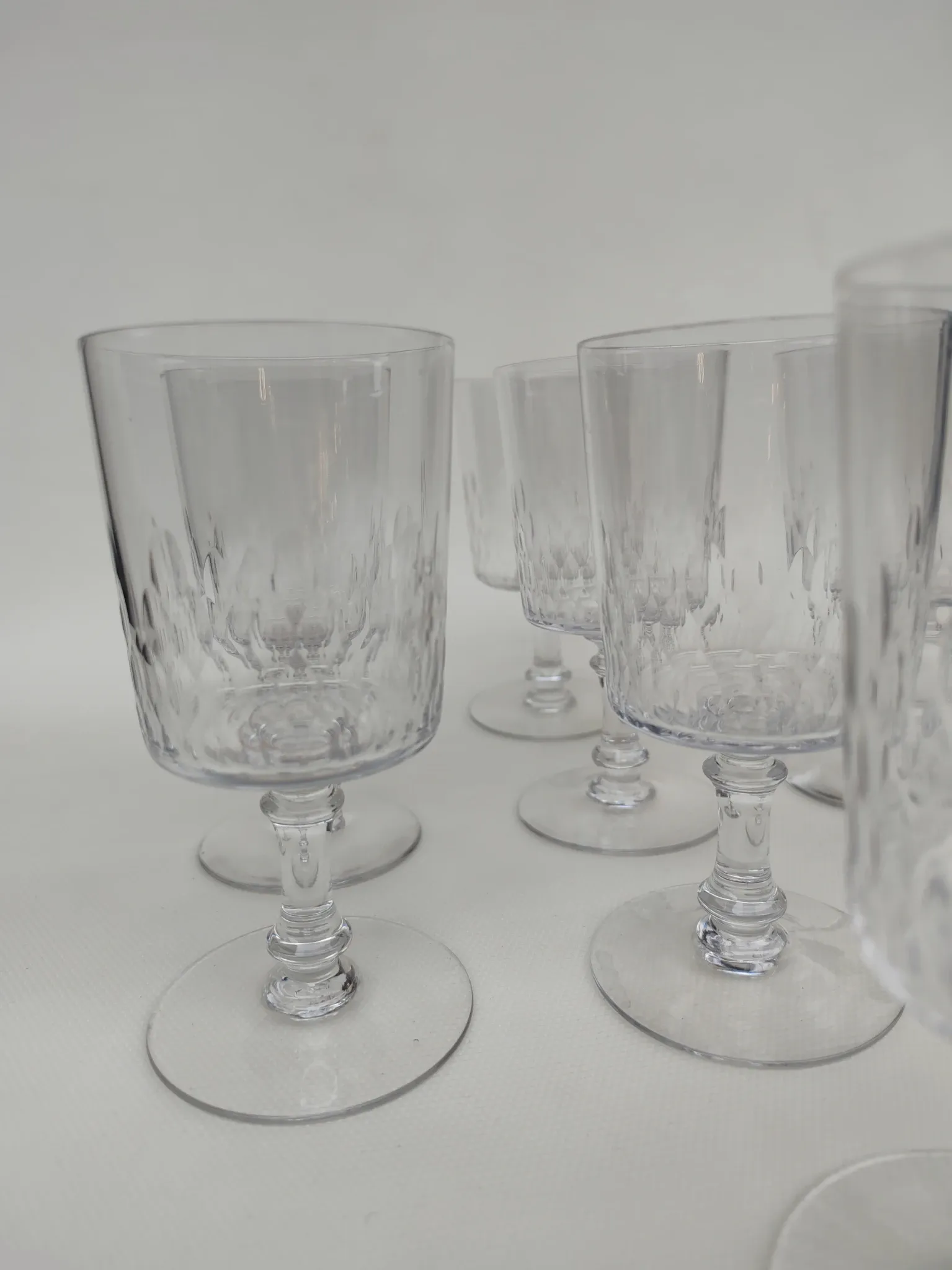8 large crystal glasses from Baccarat, Champigny model.