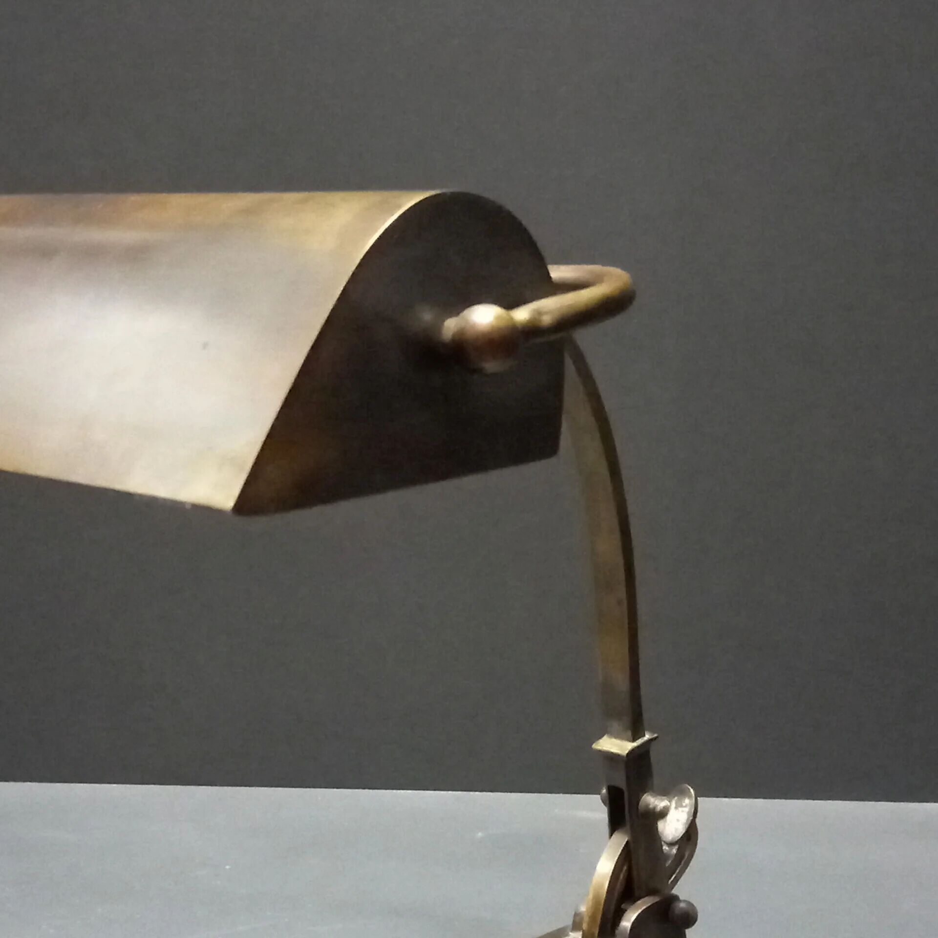 Antique brass Art Deco notary lamp/banker lamp