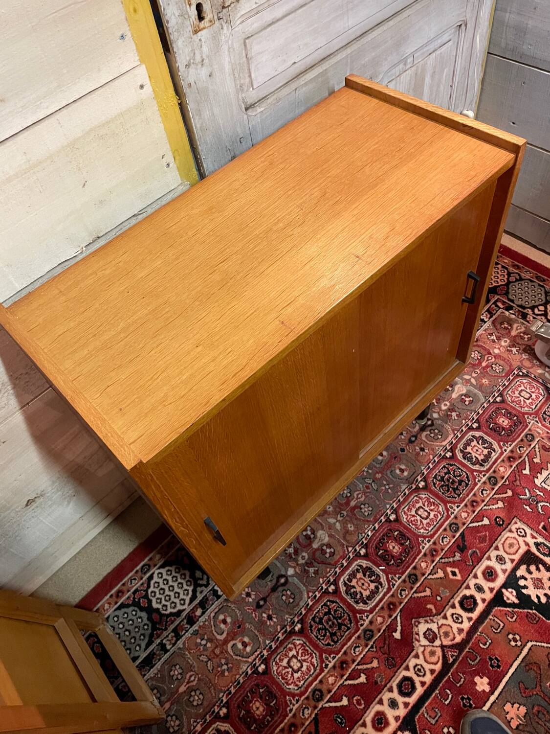 Vintage sliding door side cabinet design 60/70