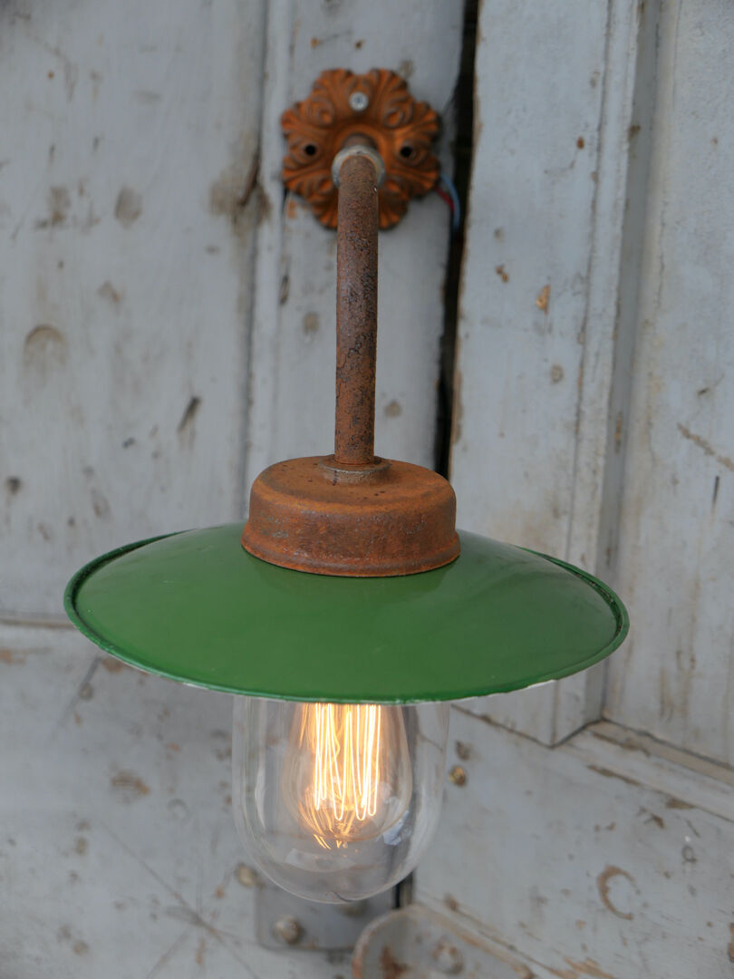 Apply outdoor swan collar court lamp
