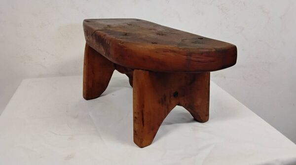 Tabouret / repose pieds brutaliste