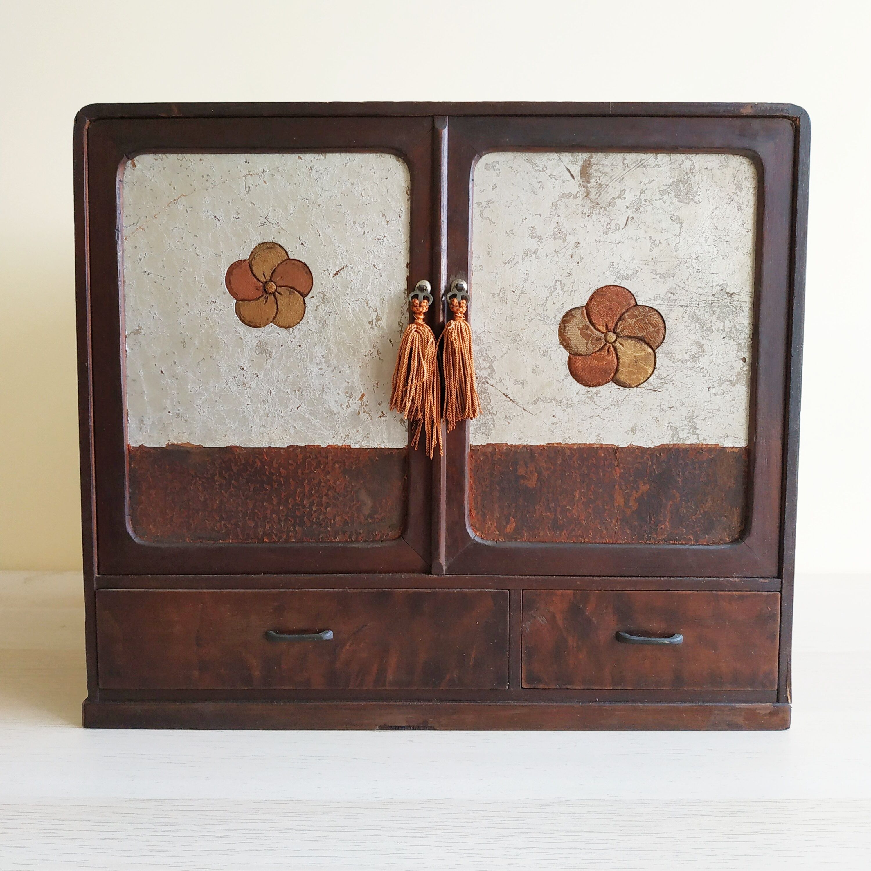 Small cabinet box Japan Art Deco 1920-30