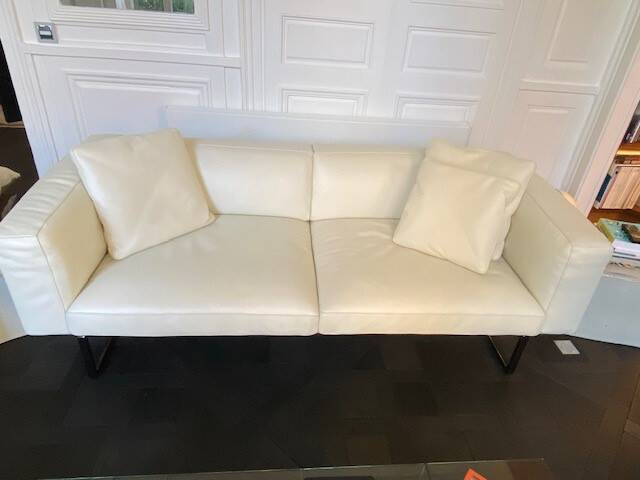 Cassina two-seater sofa in white leather, designer Lissoni, plus 3 white leather cushions