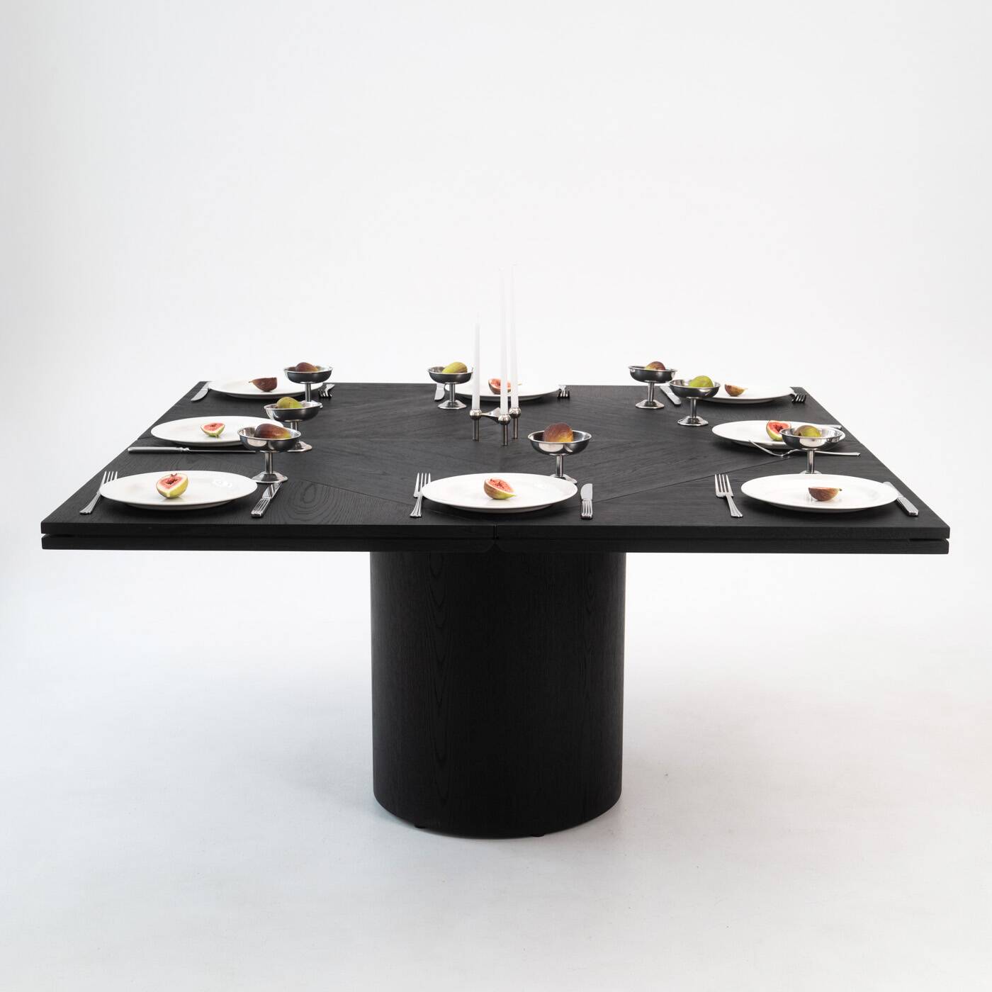 Table ronde/carrée en chêne noir