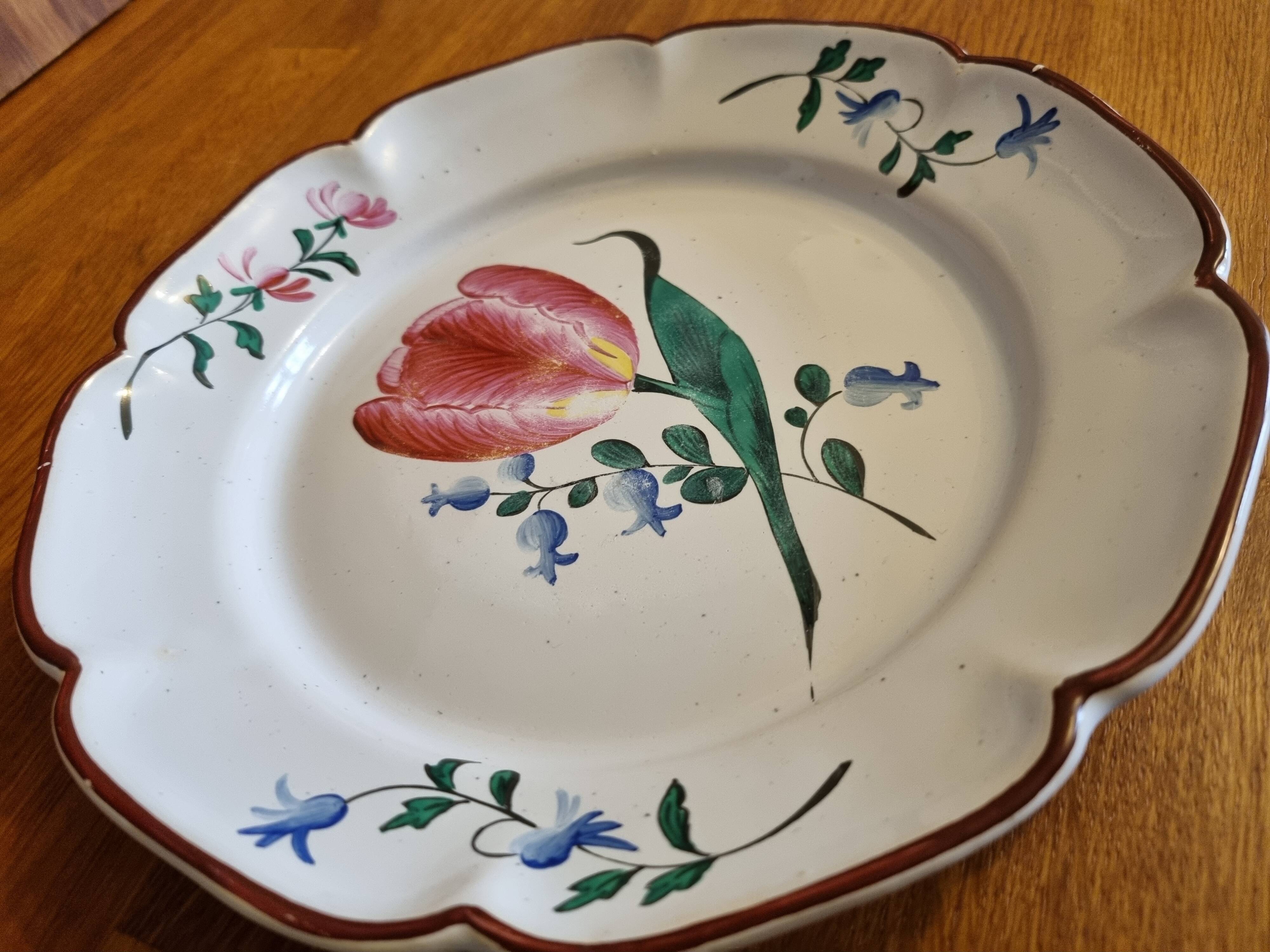 Old plate Les Islettes Lunéville Tulip motif