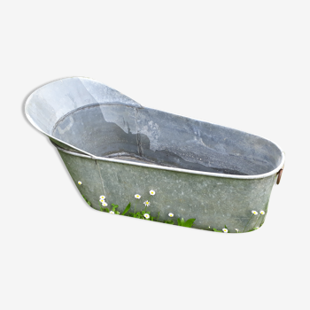 Zinc bathtub for children