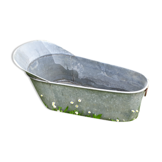 Zinc bathtub for children