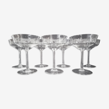 Set of 7 champagne glasses with high foot, in fine crystal (Baccarat?), Art Deco motif