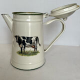 Enamelled sheet metal pourer