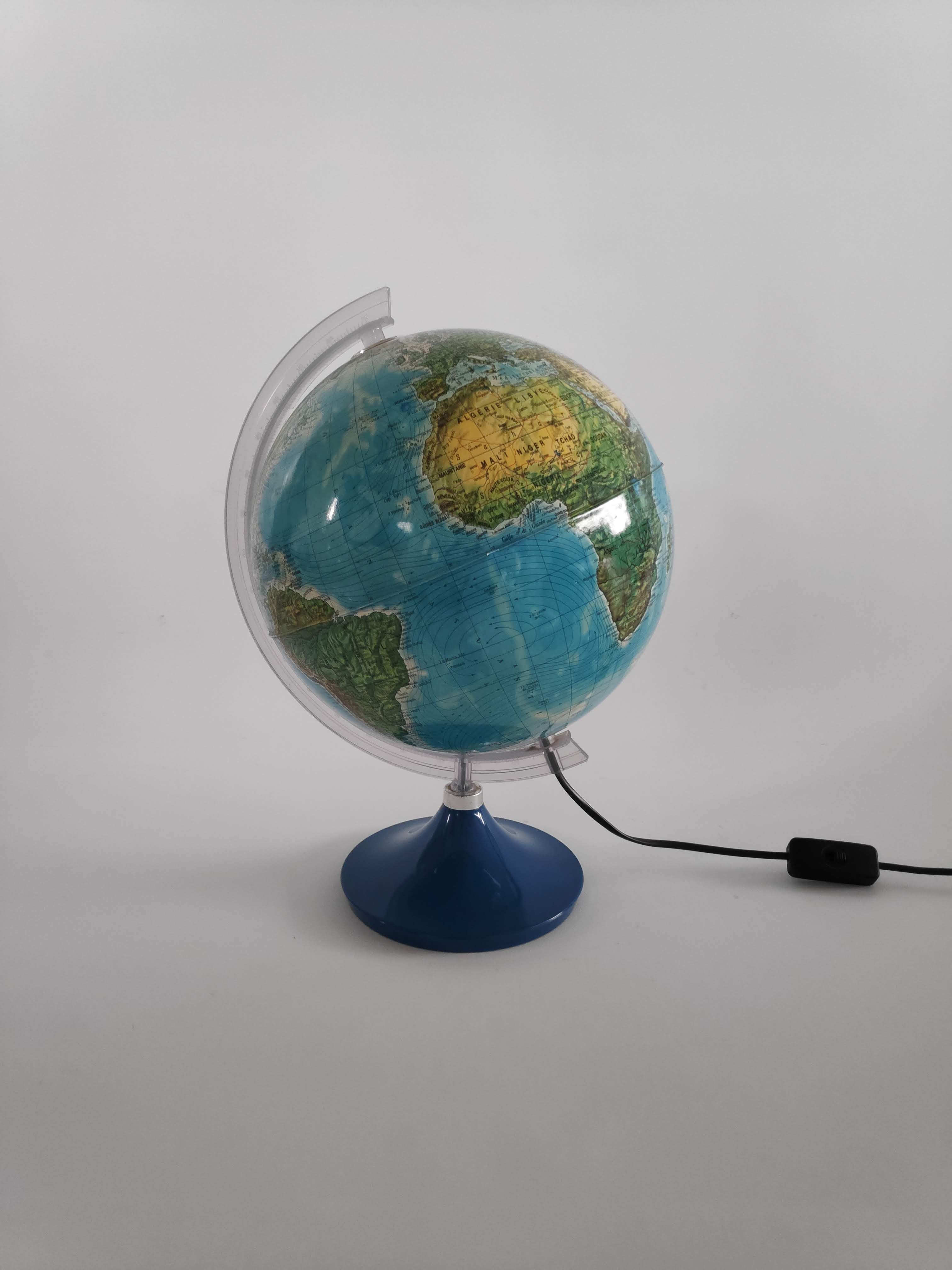Luminous terrestrial globe of the years 70