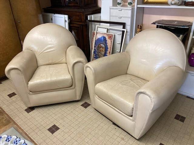 2 club chairs