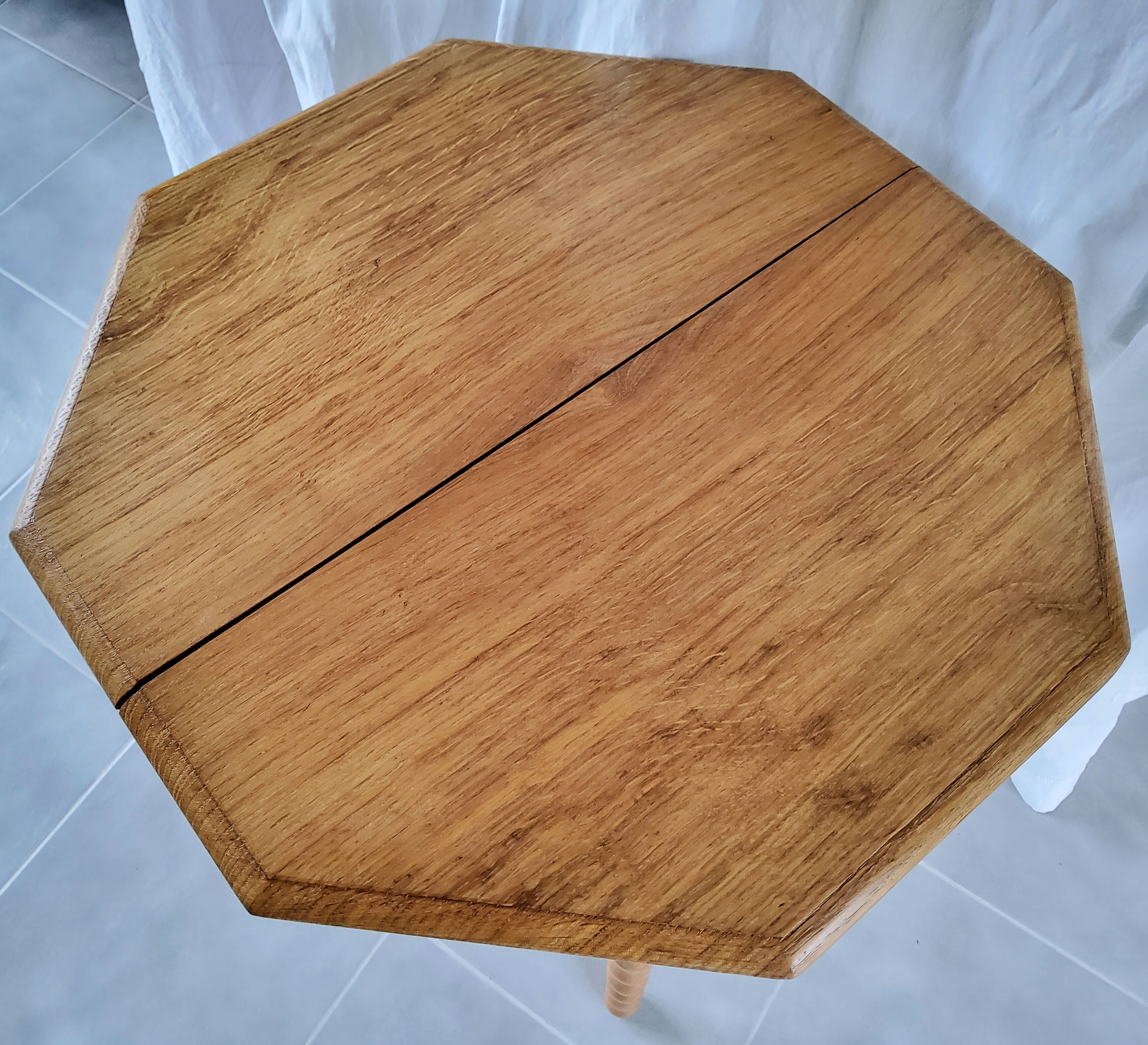 Table pieds tournés