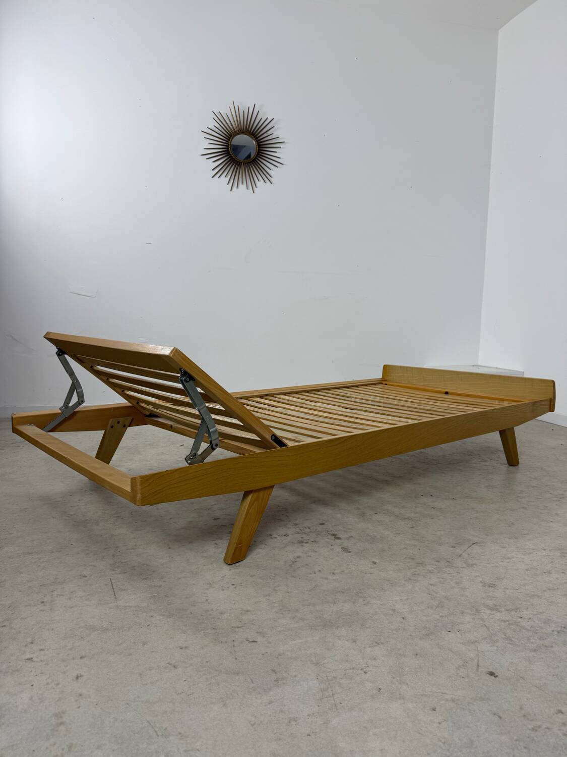 Ancienne banquette Daybed / lit réglable en bois design Holma vintage années 60
