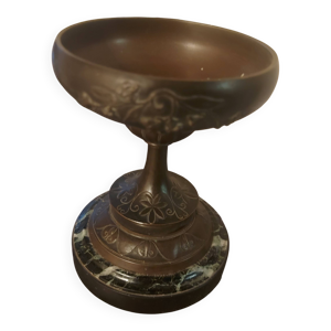 Coupe en bronze pied