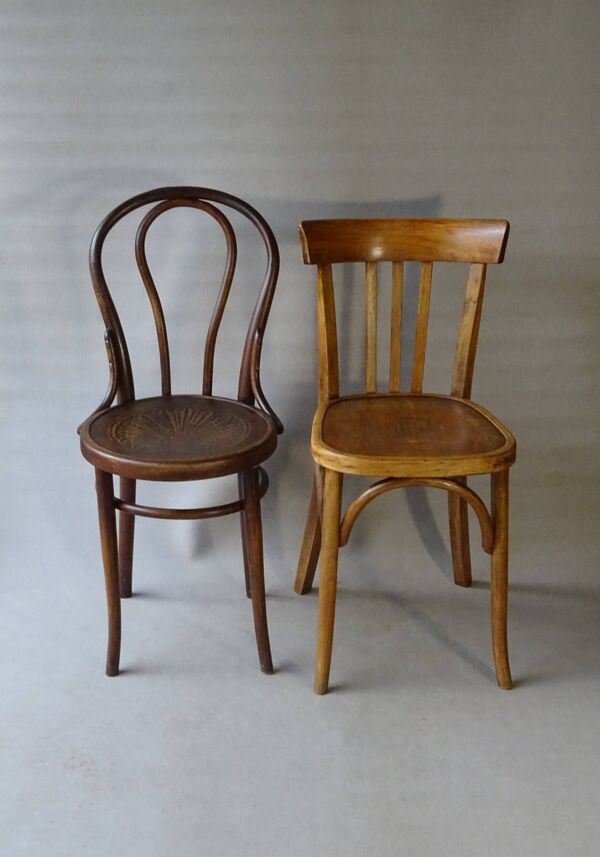 Set de 36 chaises Bistrot dépareillées, 1920 à 1950, assises bois
