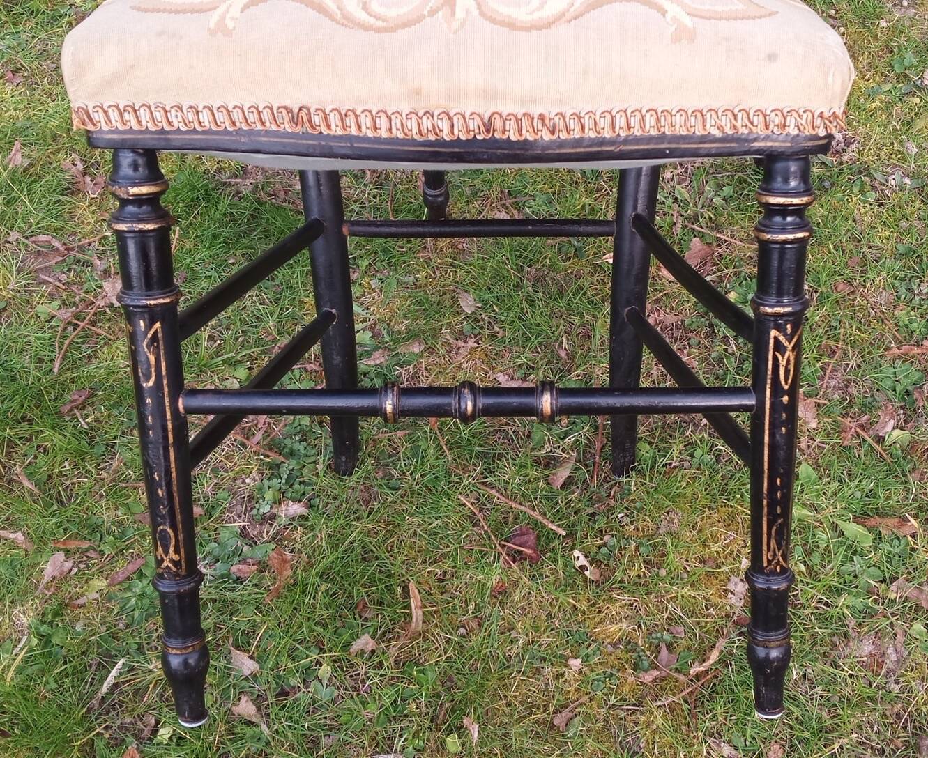 Chaises Napoléon III noires et dorées