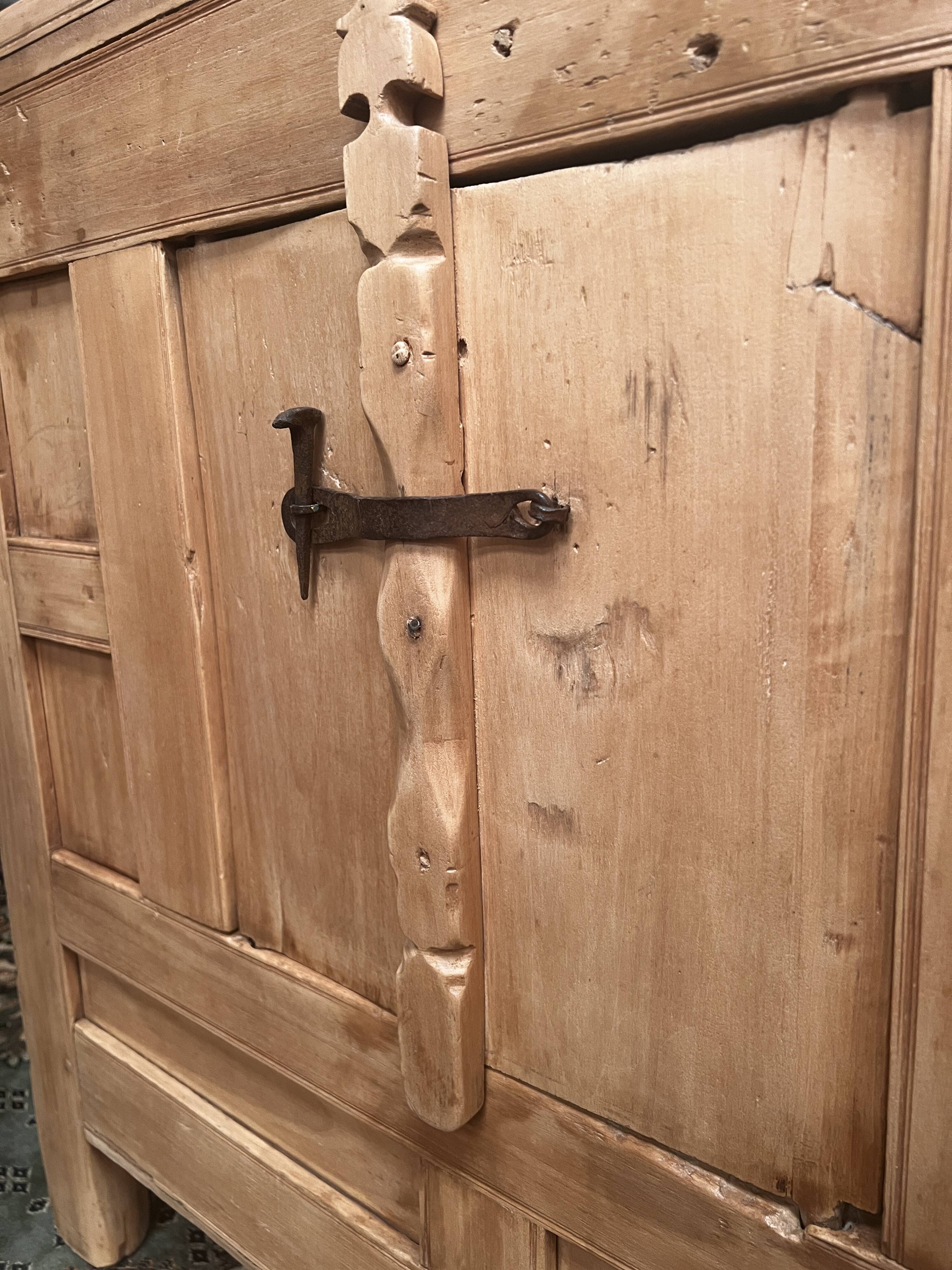 Old pantry in Pitch pine - early 20th century