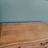 Oak chest of drawers