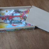 Boite de 4 puzzles pour enfants en bois anciens