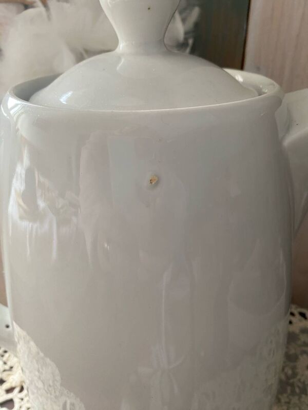 Cafetière en porcelaine vintage