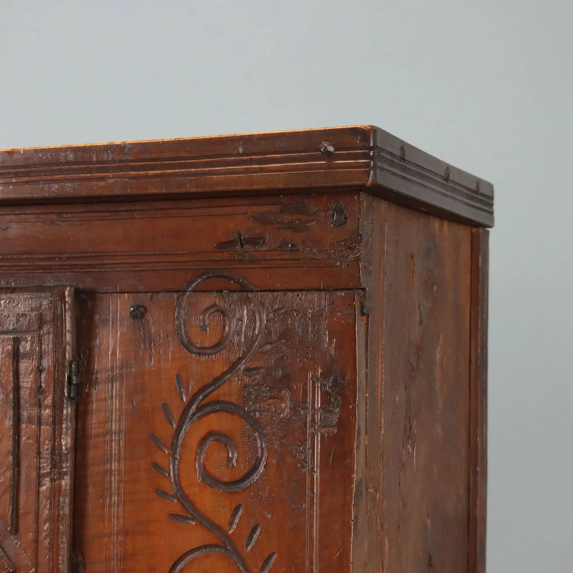 Antique buffet in walnut and chestnut, Spain, 19th century