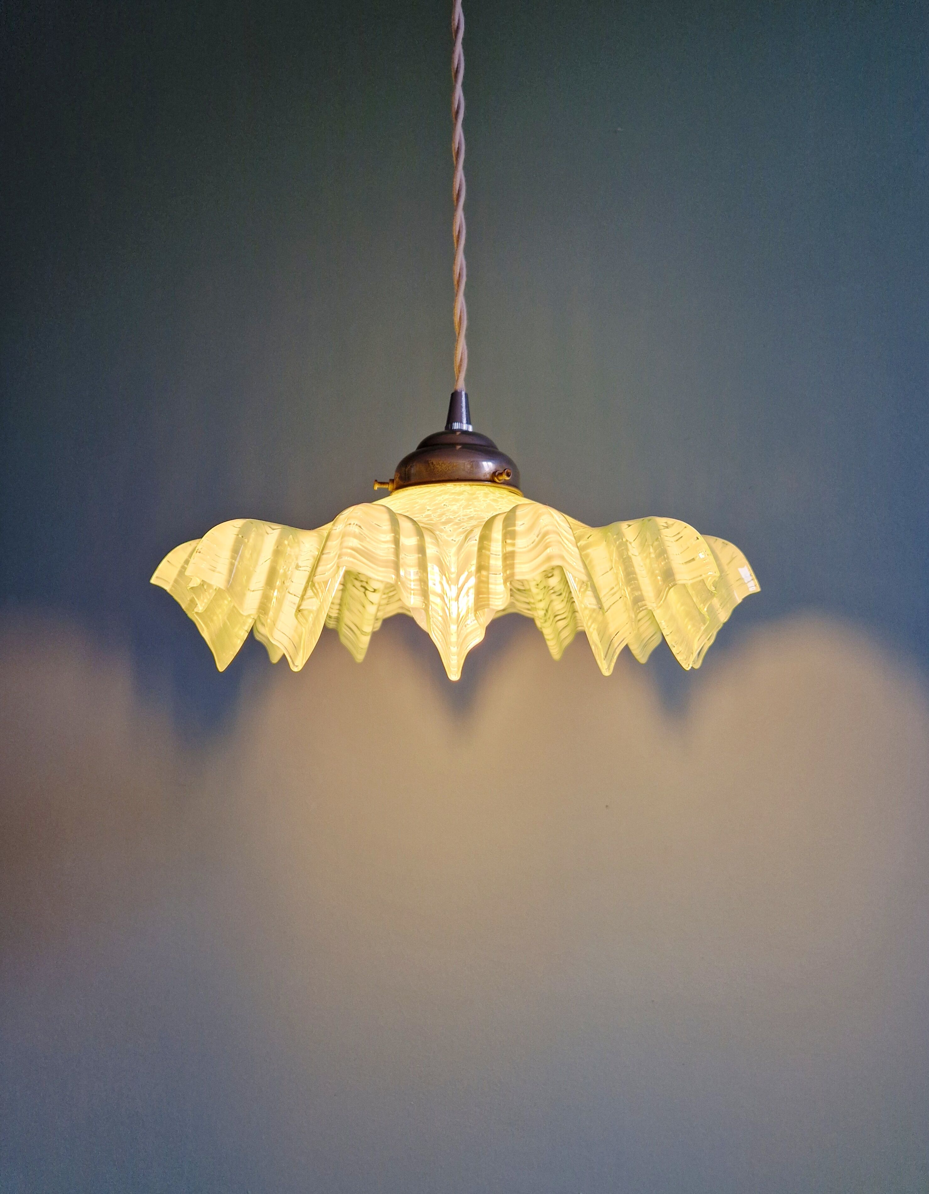 Art Deco pendant light in speckled green and white pleated glass, 1920s-30s.