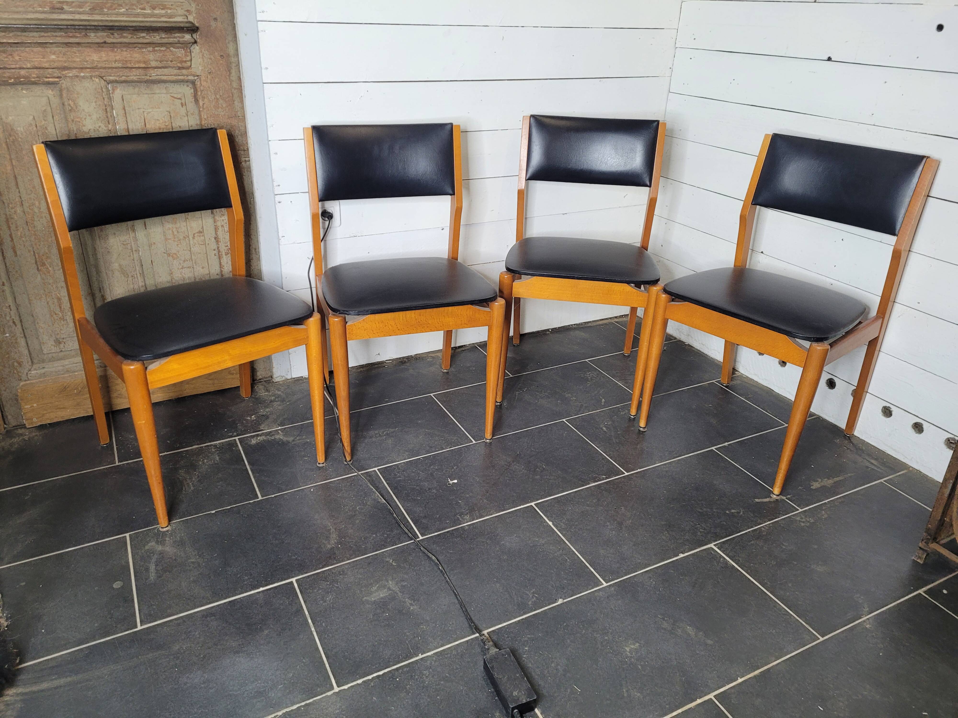 4 chaises scandinave des années 60