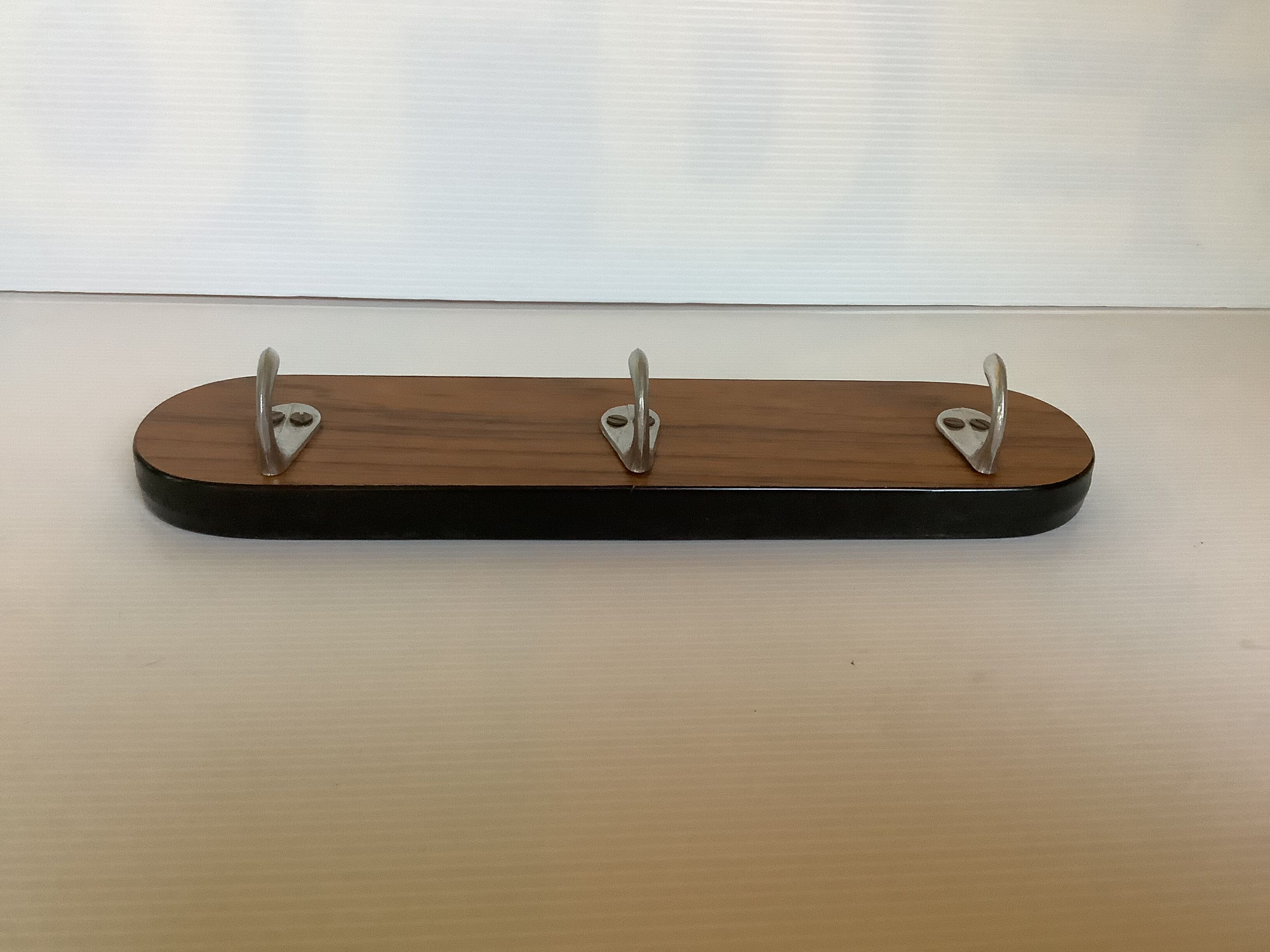 Tea towel holder in formica 3 hooks