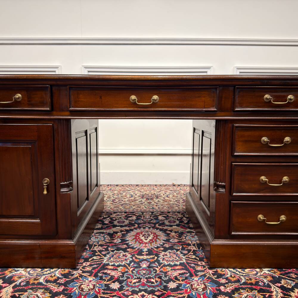 Bureau classique anglais avec cuir vert