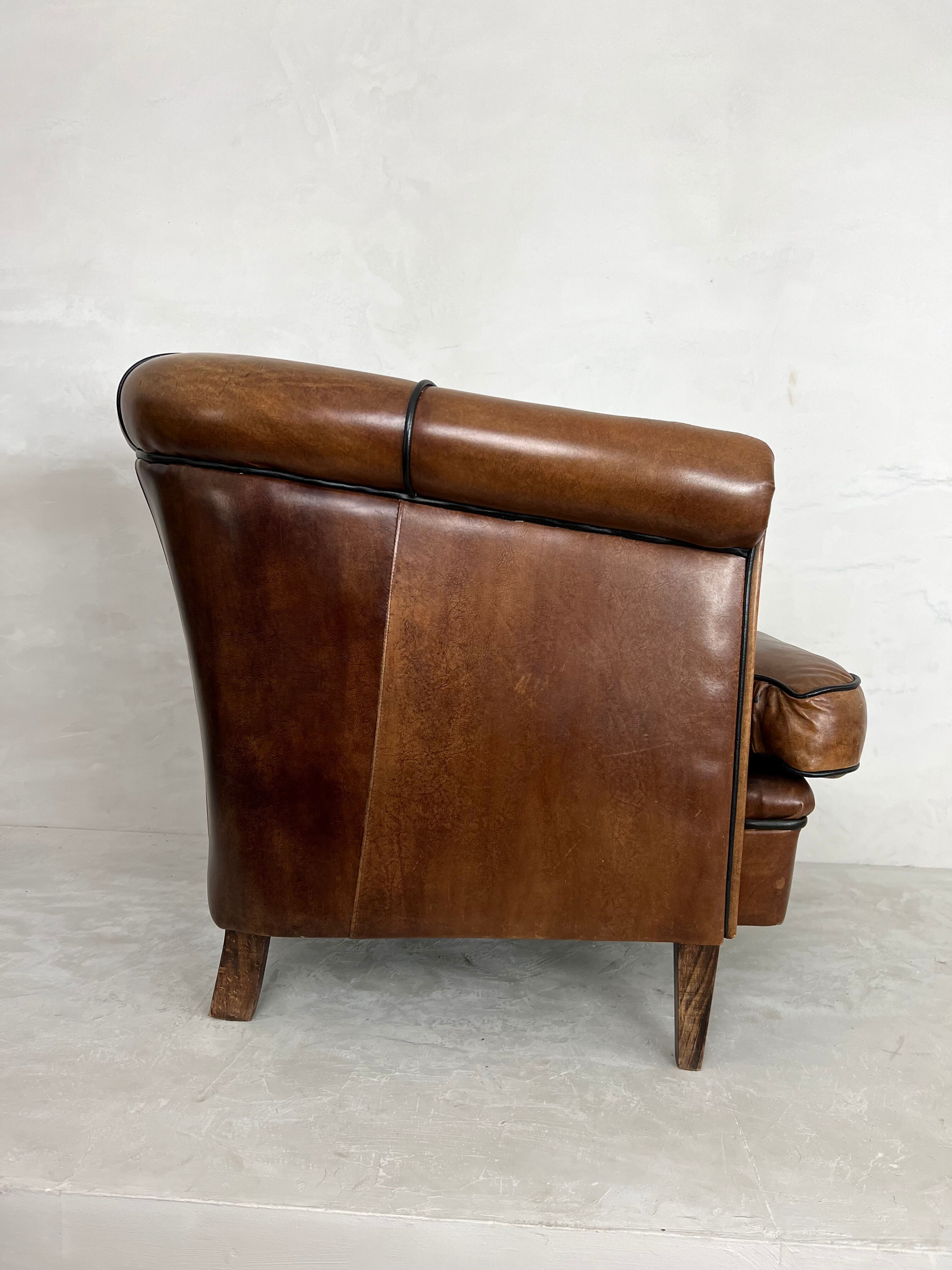 Clubchair sheep’s leather