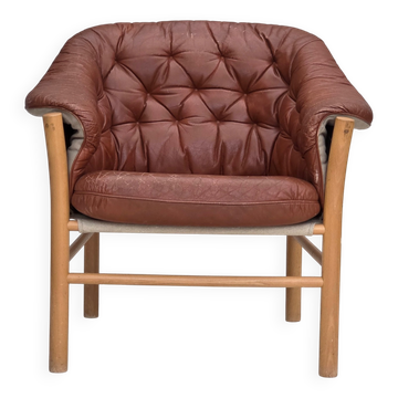Années 1970, design suédois par Gunnar Kentemo, fauteuil modèle G7 Pedro, cuir.