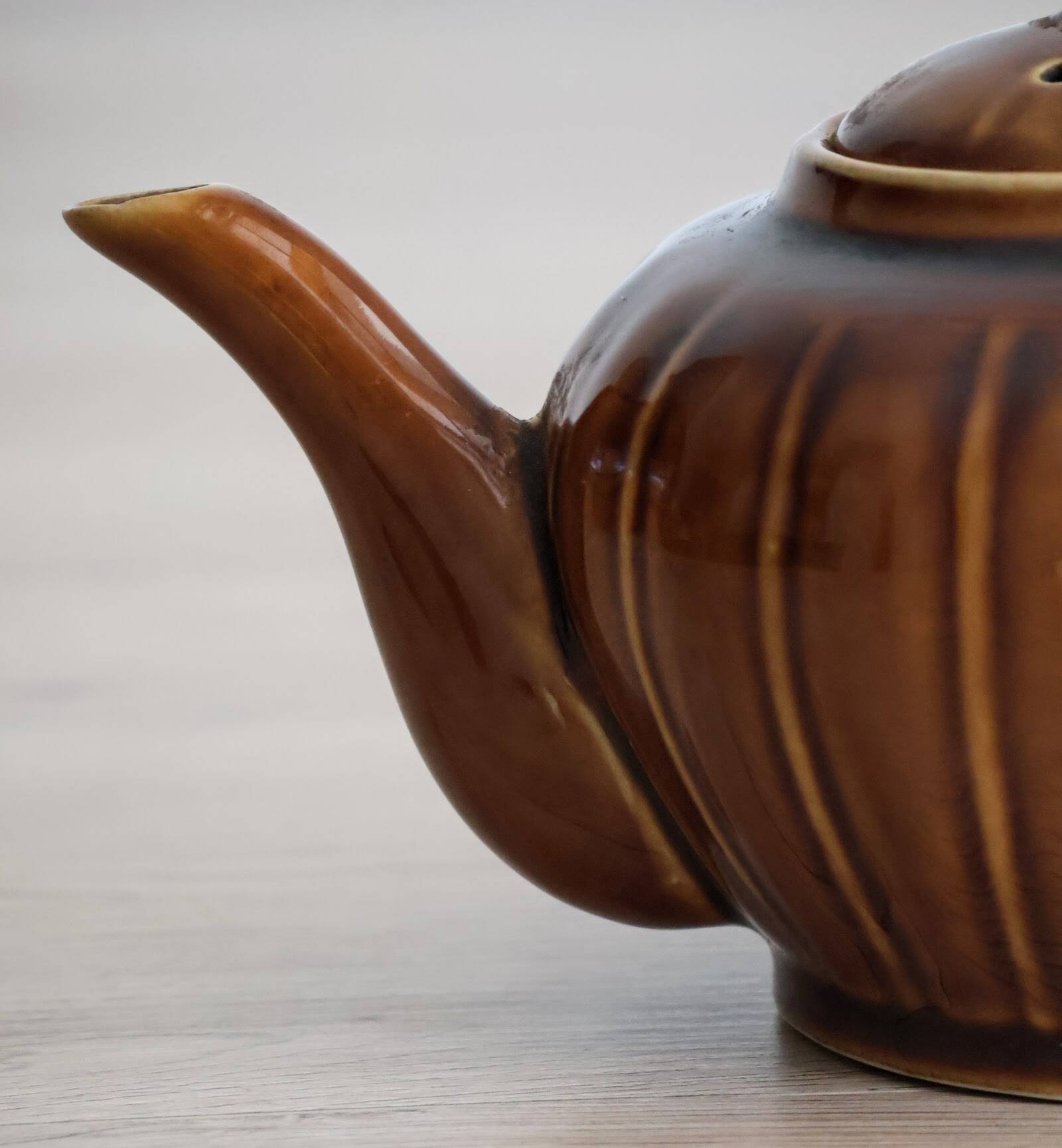 Théière chinoise style citrouille à panneaux marron vintage