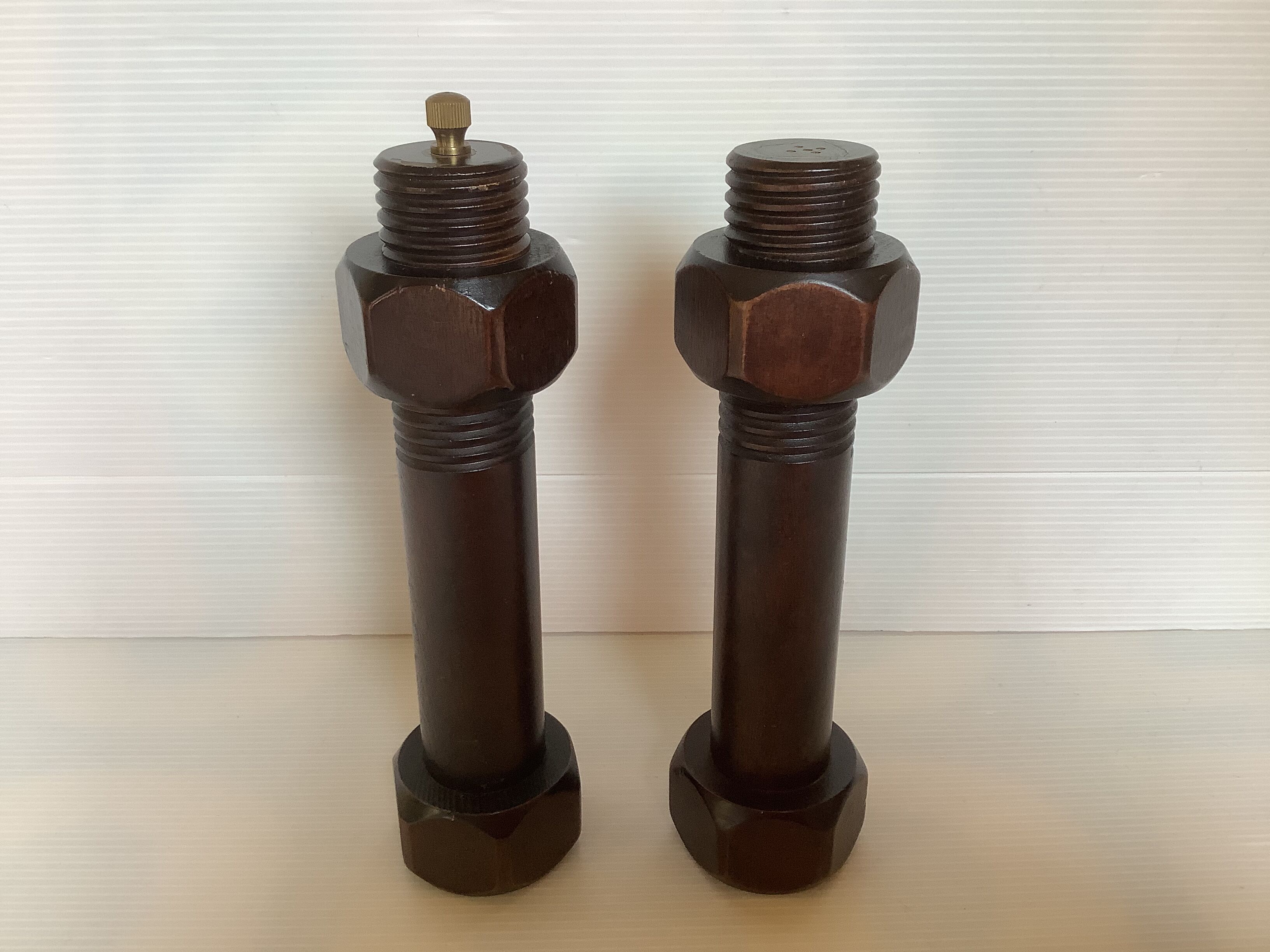 Wooden salt shaker and pepper screw-shaped nut salt and brutalist pepper