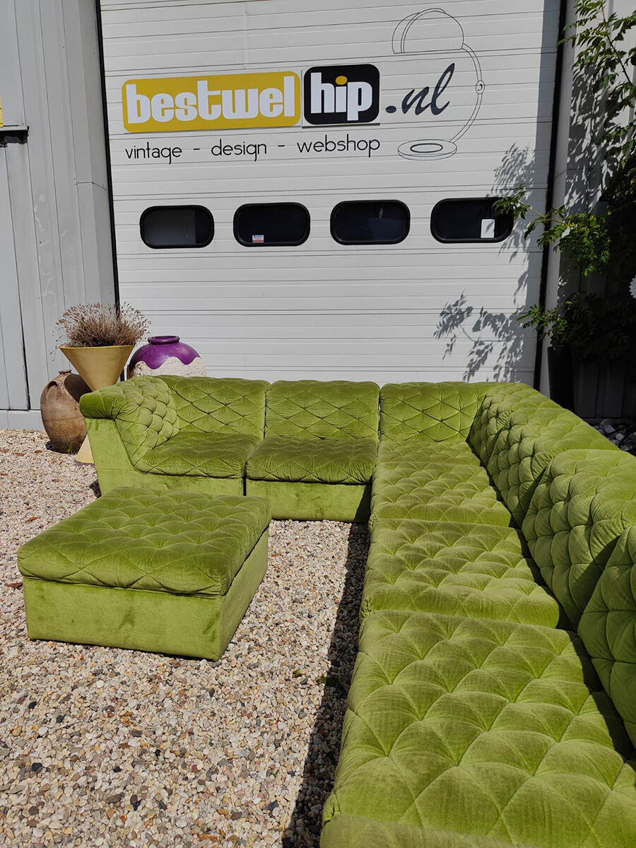 Canapé modulable en velours vert vintage Laauser