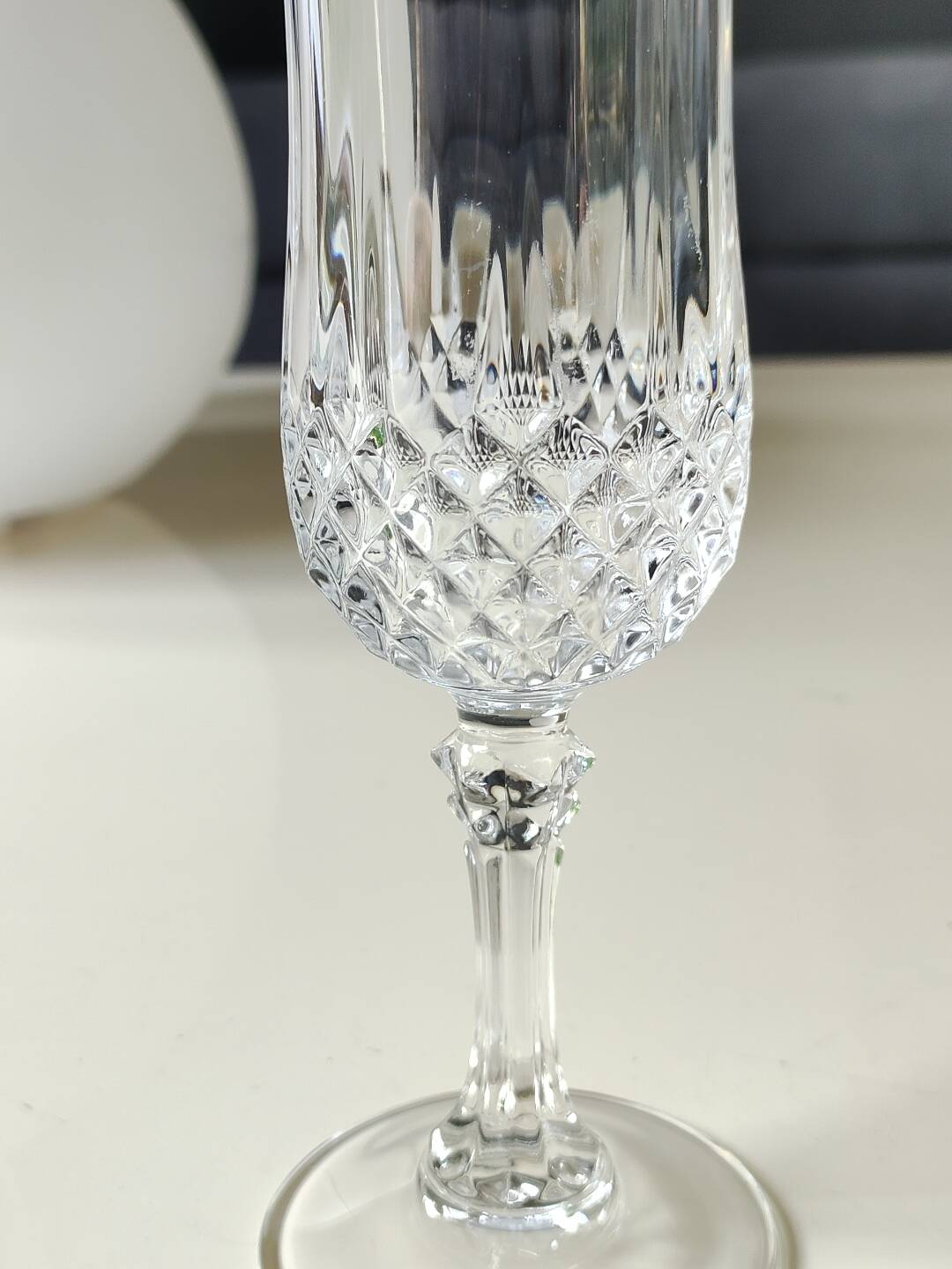 Set of 5 Champagne Flutes/Arques Crystal/Longchamp Model. Diamond tips