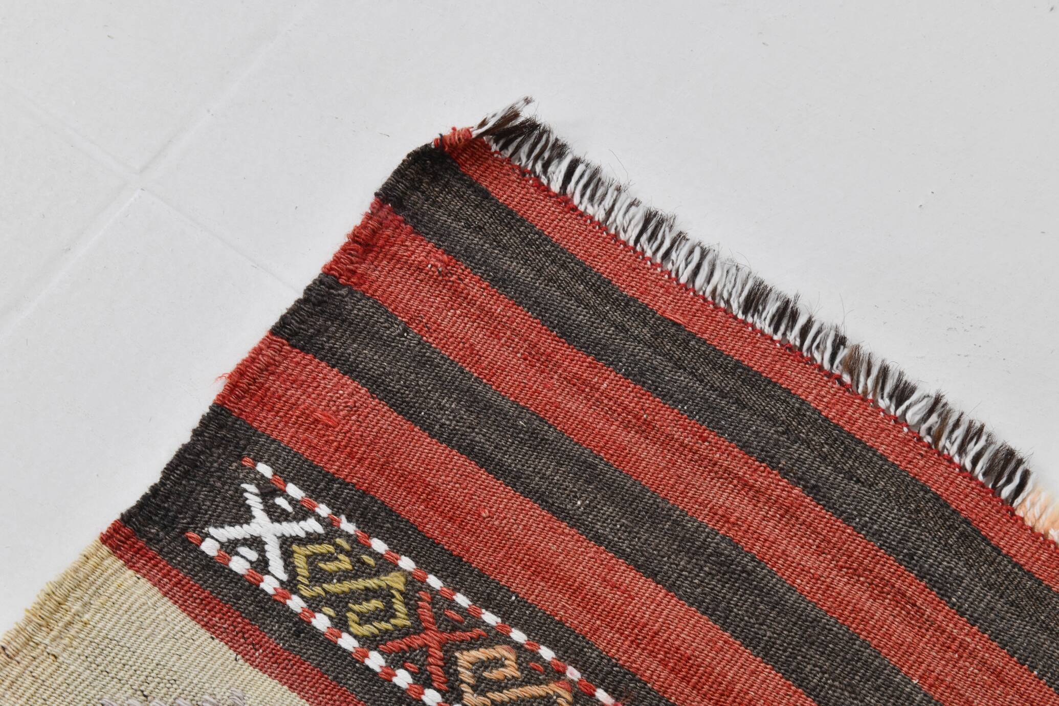 2x10 Kilim Red & Beige Hallway Kilim Runner, 69x316 Cm