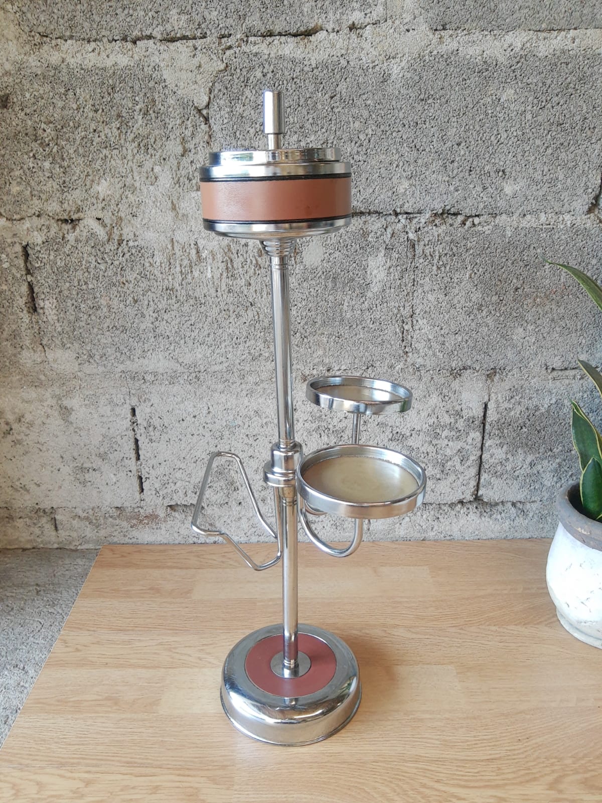 Ashtray on foot 70s -vintage