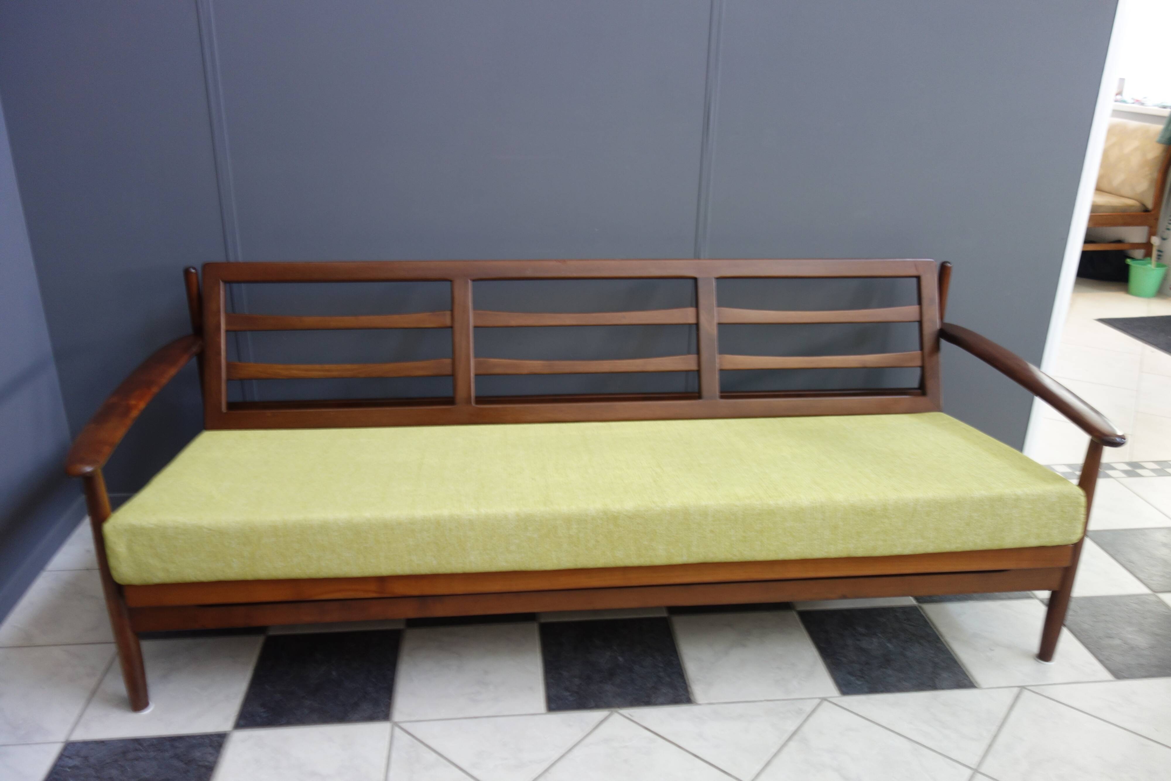 Yellow vintage sofa / daybed, 1960S