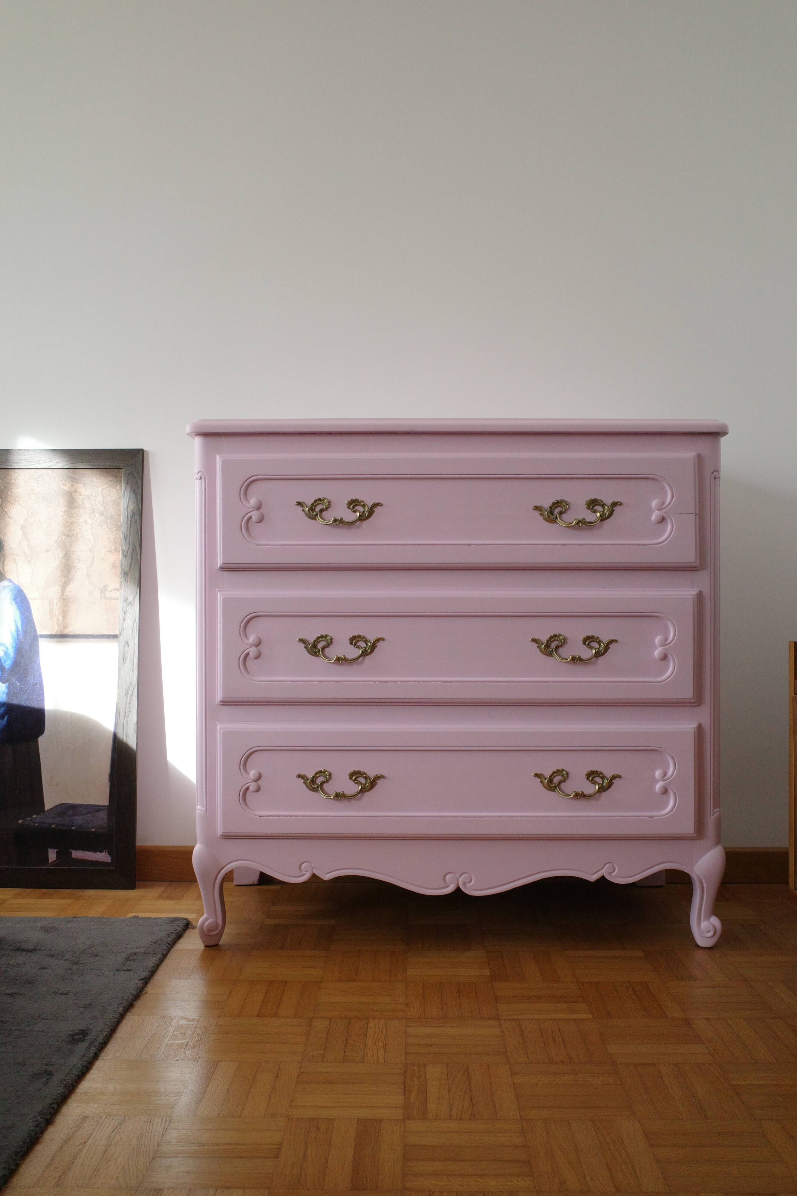 Vintage rose commode