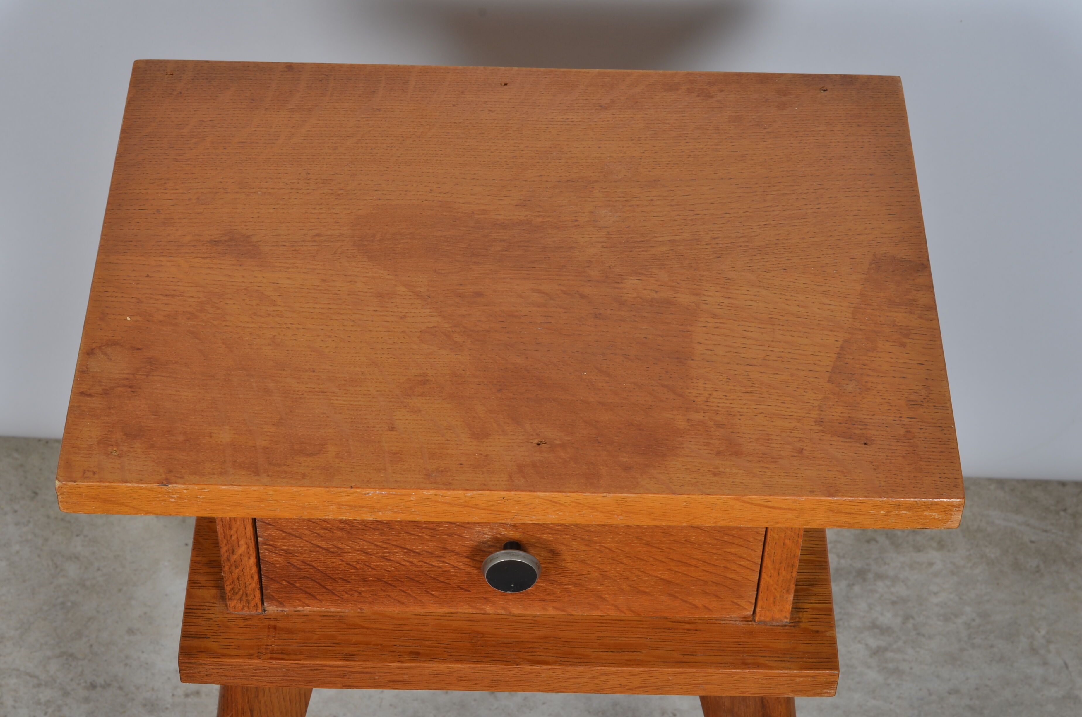 Compass feet bedside table